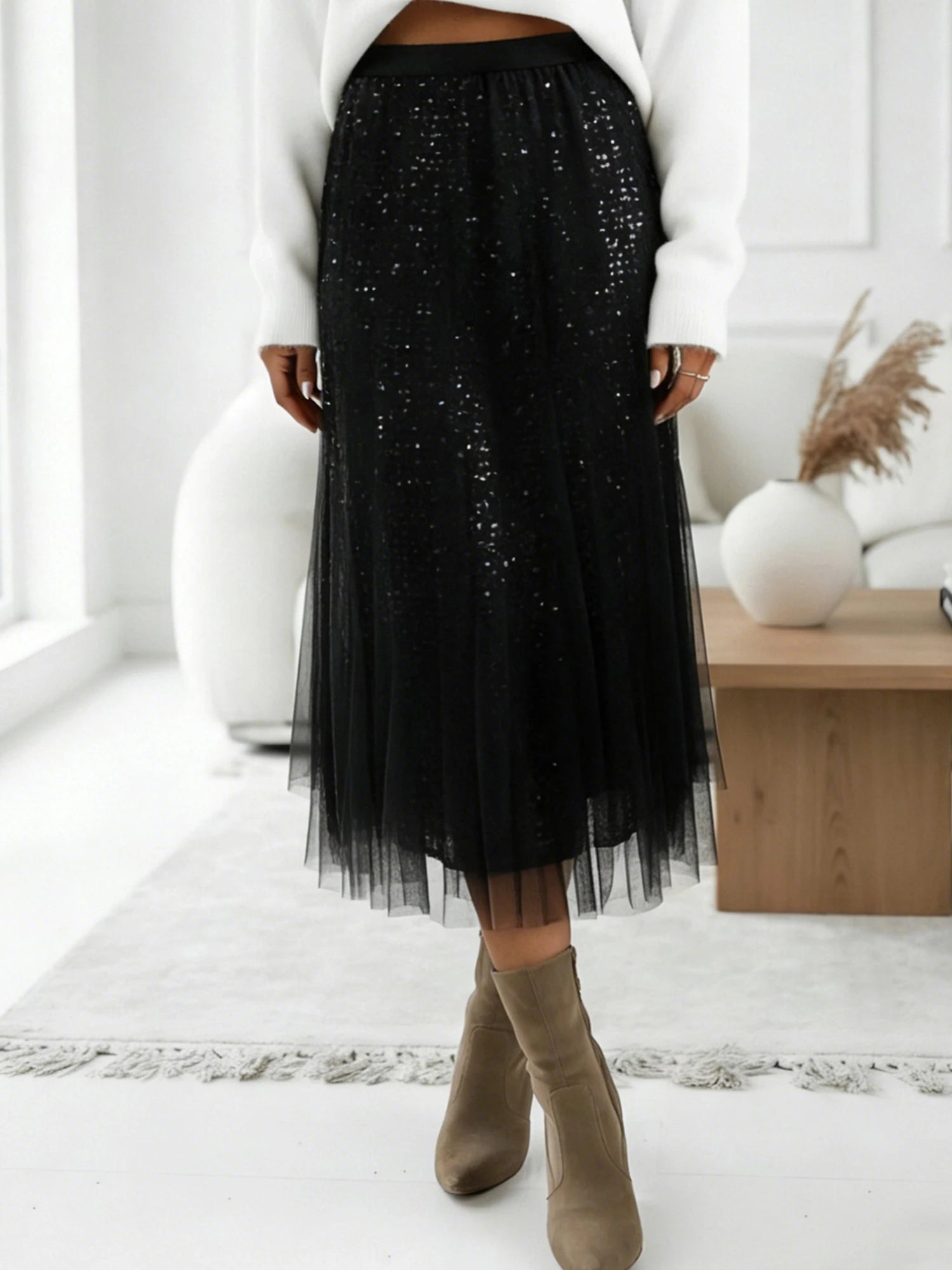 Elegant Sequin Embellished Knee-Length Mesh Skirt with Stretchy Waistband Perfect for Work Events and Nights Out