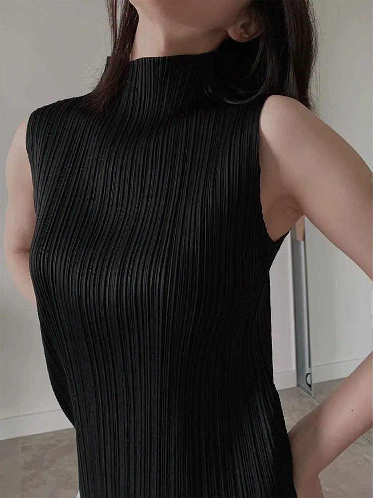 Miyake Pleated Elegant Fashion Temperament Solid Color Half High Neck Sleeveless Women's Vest 2025 Summer New Breathable Top