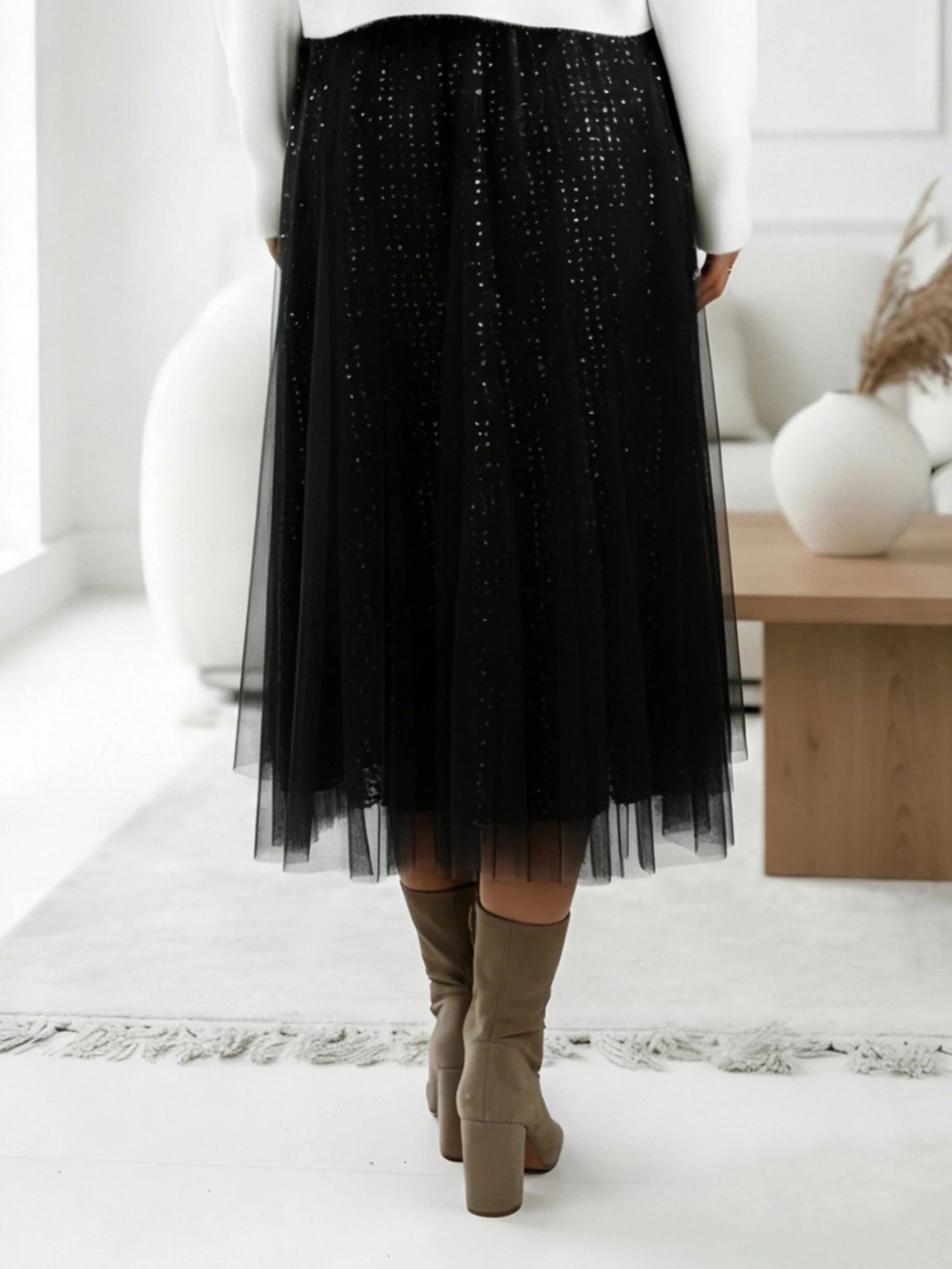 Elegant Sequin Embellished Knee-Length Mesh Skirt with Stretchy Waistband Perfect for Work Events and Nights Out