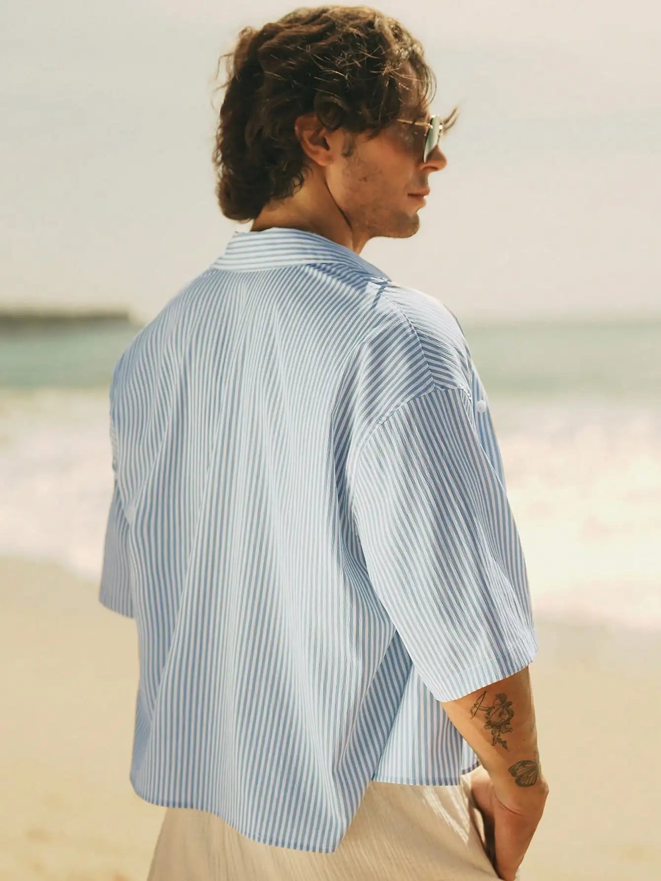 Men's Lightweight Woven Striped Short Sleeve Casual Shirt in Blue